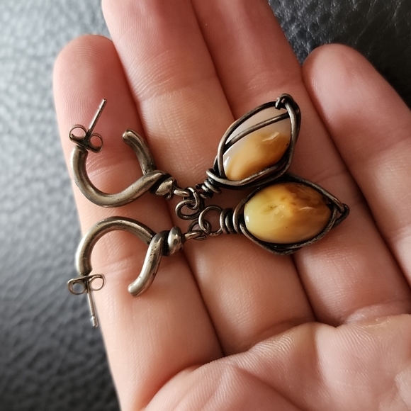 Earrings - Picture 4 of 7